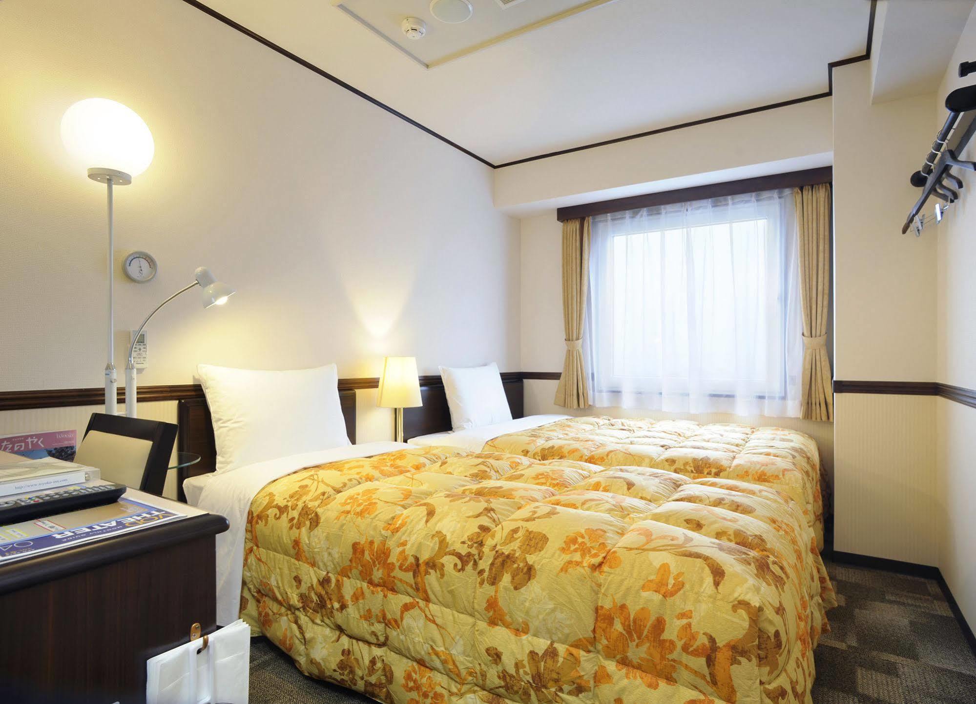 Toyoko Inn Sakudaira-Eki Asama-Guchi Exterior foto