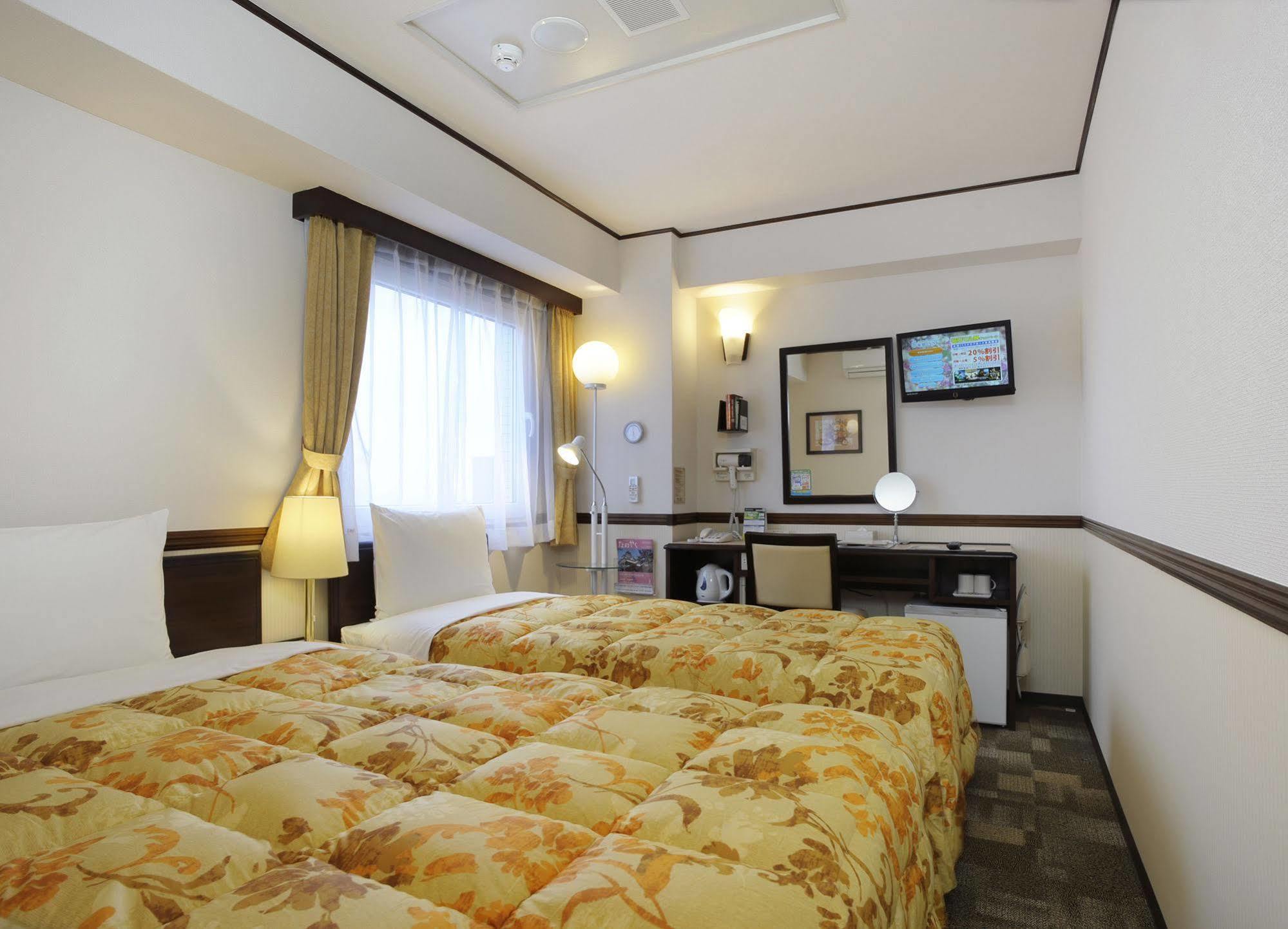 Toyoko Inn Sakudaira-Eki Asama-Guchi Exterior foto