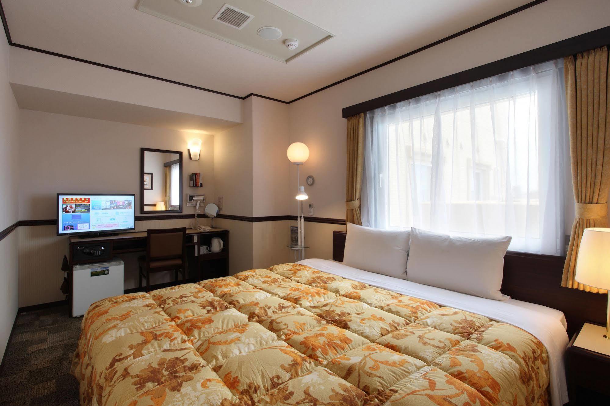 Toyoko Inn Sakudaira-Eki Asama-Guchi Exterior foto