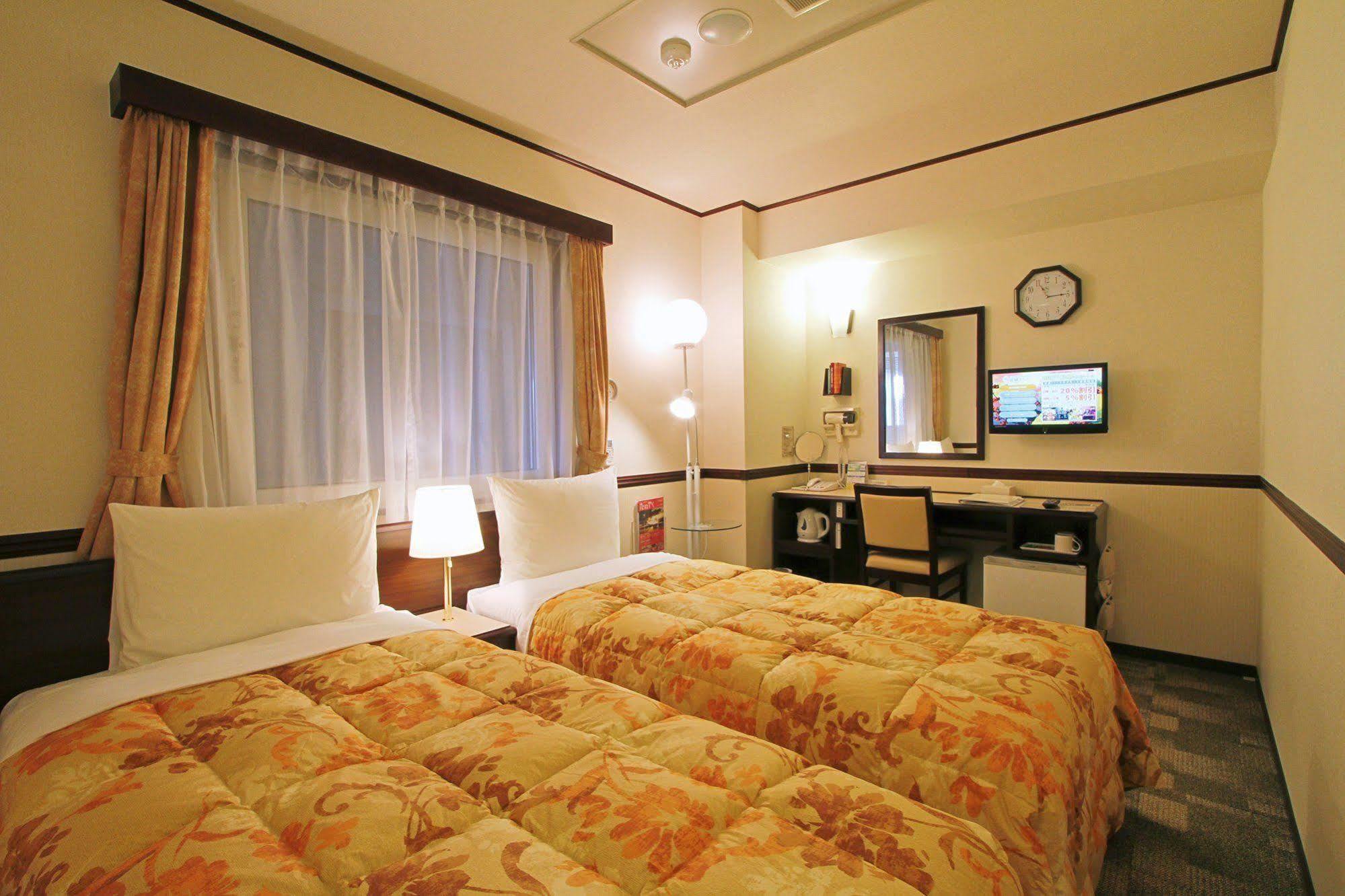 Toyoko Inn Sakudaira-Eki Asama-Guchi Exterior foto